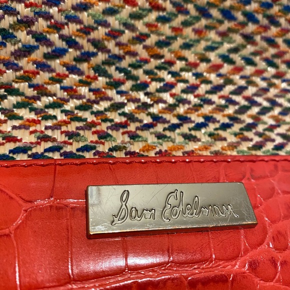 Red purse - Picture 3 of 3